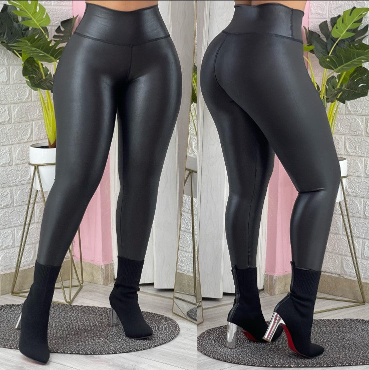 Leggins EFECTO CUERO LEVANTA COLA